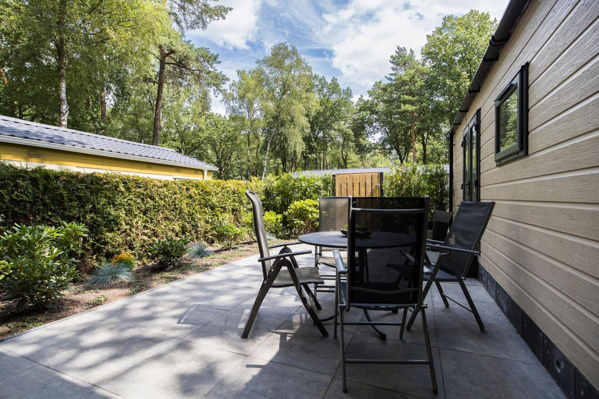 Veluwe Hoenderloo Luxury Chalet With Private Sauna And Hot Tub - Swimming Pool Tennis Court Supermarket Bowling Alley Theatre And Entertainment For Children Exterior foto