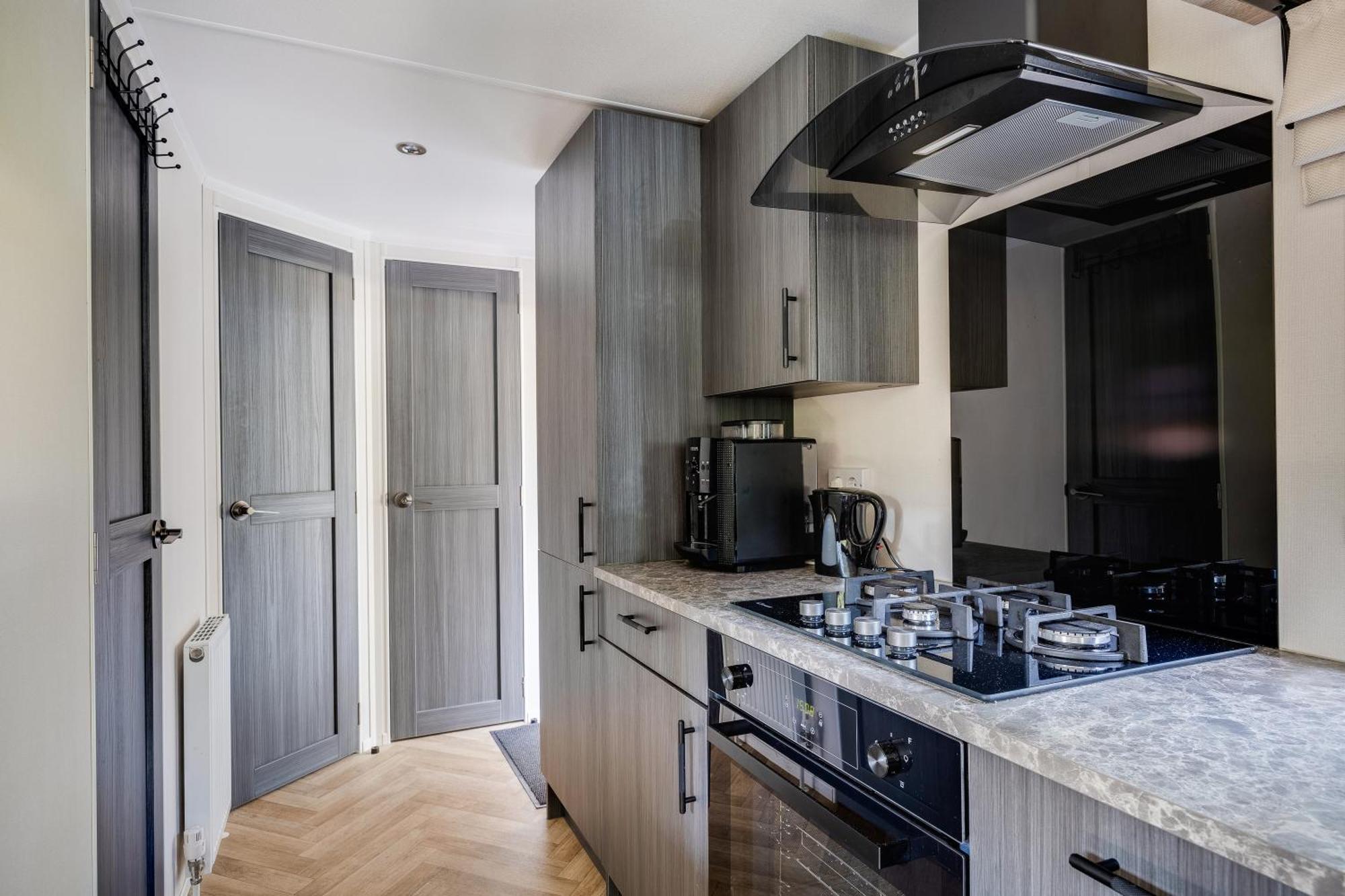 Veluwe Hoenderloo Luxury Chalet With Private Sauna And Hot Tub - Swimming Pool Tennis Court Supermarket Bowling Alley Theatre And Entertainment For Children Exterior foto